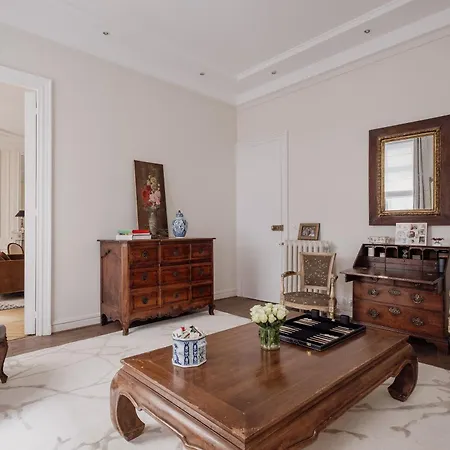 Apartment Veeve - Gilded Dreams Paris