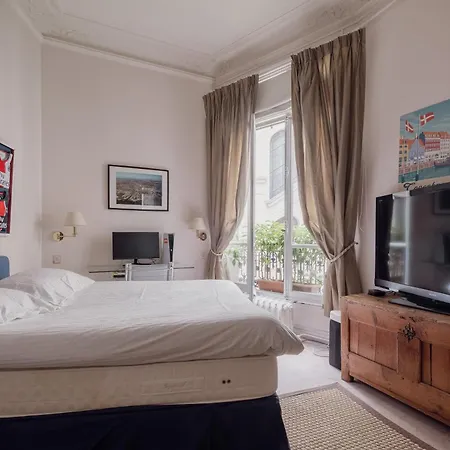 Veeve - Gilded Dreams Apartment Paris